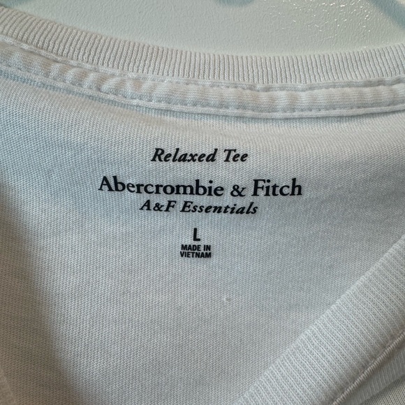 Abercrombie & Fitch Short-Sleeve Cherries Graphic Relaxed Tee - Picture 3 of 4